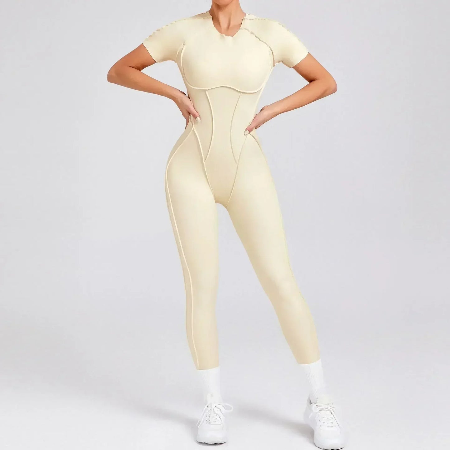 Seamless Women's Yoga Jumpsuit with Splicing Design and Hollow-Out Back for Enhanced Comfort and Style in Fitness Activities